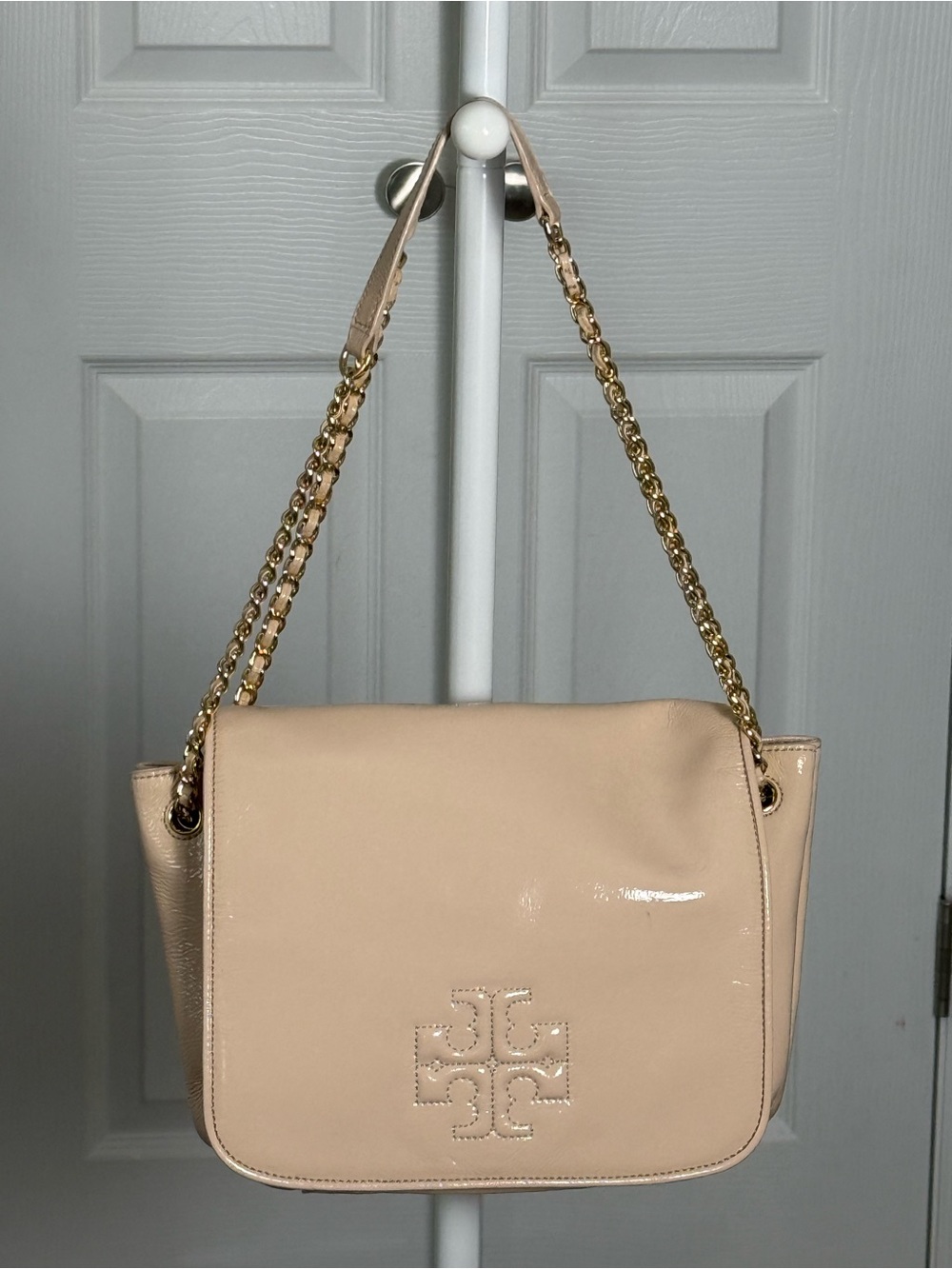 Tory Burch Beige/light pink Patent Leather Chain Shoulder Bag